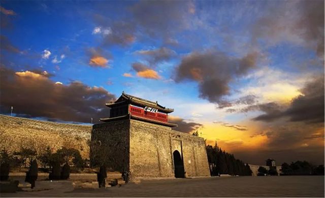 乾港慰問一線干警 乾港慰問一線干警