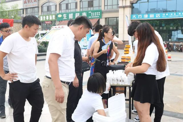 附近居民對集團項目進(jìn)行咨詢